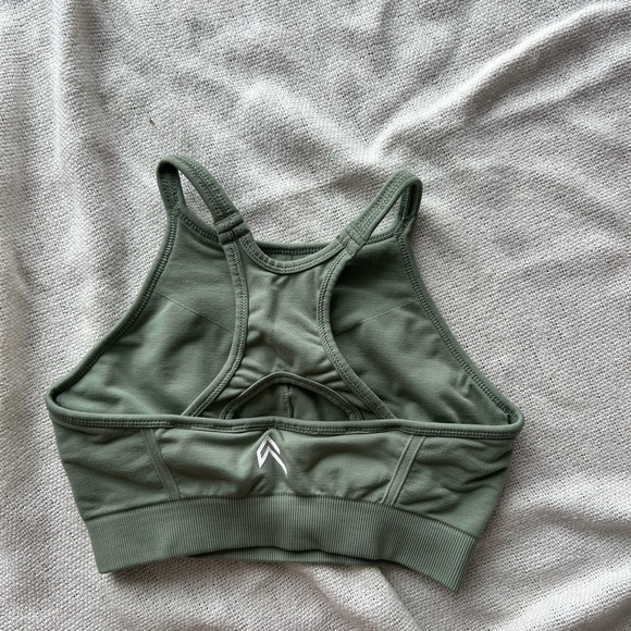 Oner Active
EFFORTLESS SEAMLESS HIGH NECK BRALETTE - Picture 2 of 2